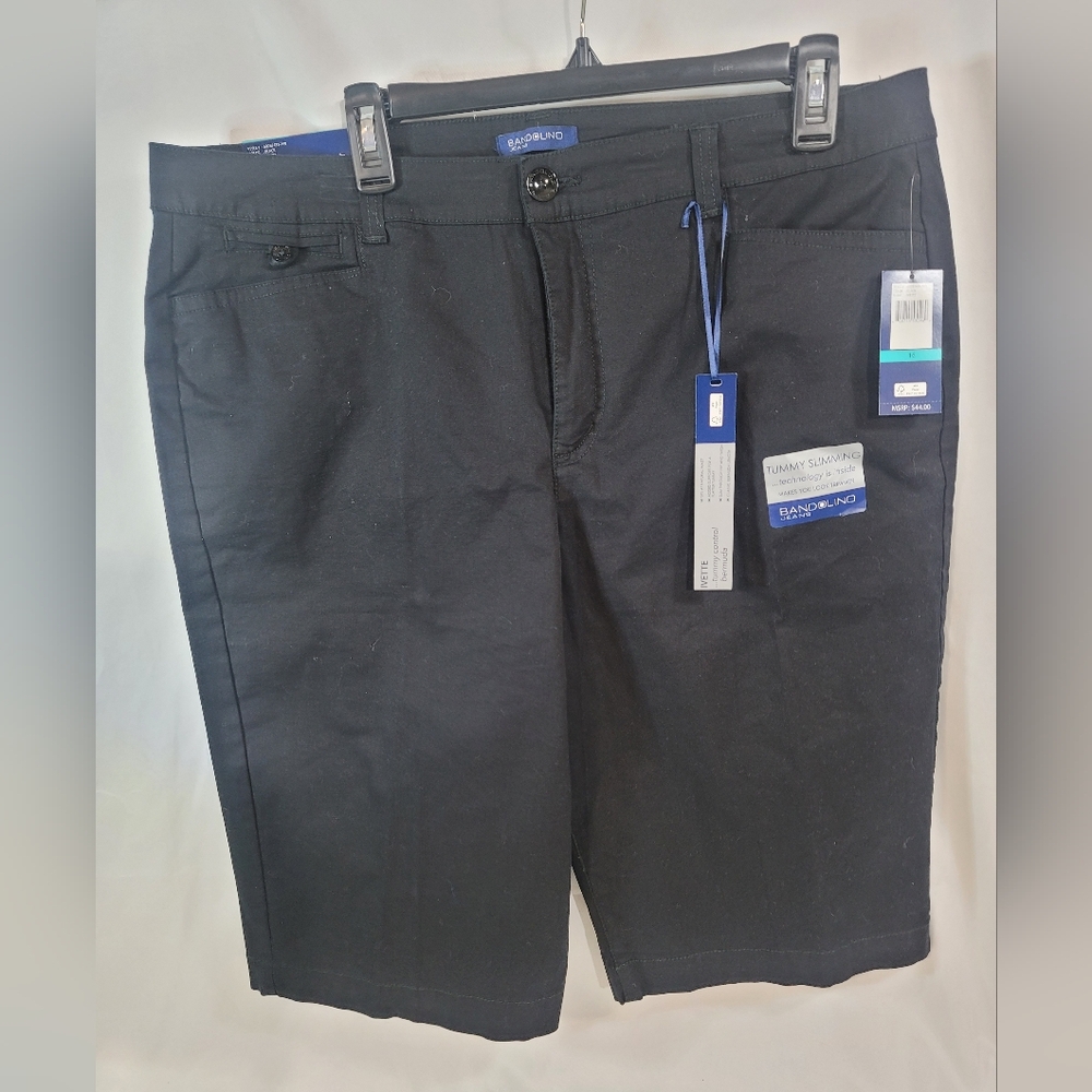 Bandolino Black Flat Front Shorts women size 16 nwt